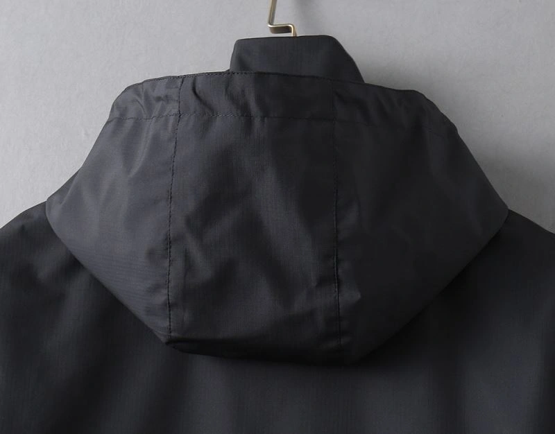 Sleek Moncler Outwear 141916