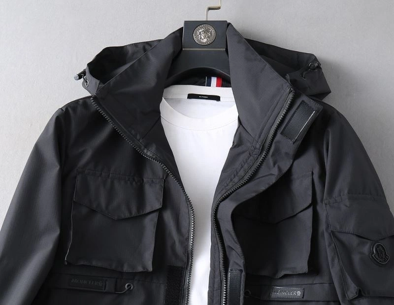 Sleek Moncler Outwear 141916