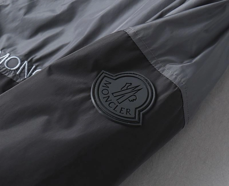 Moncler Outwear Durable 141927