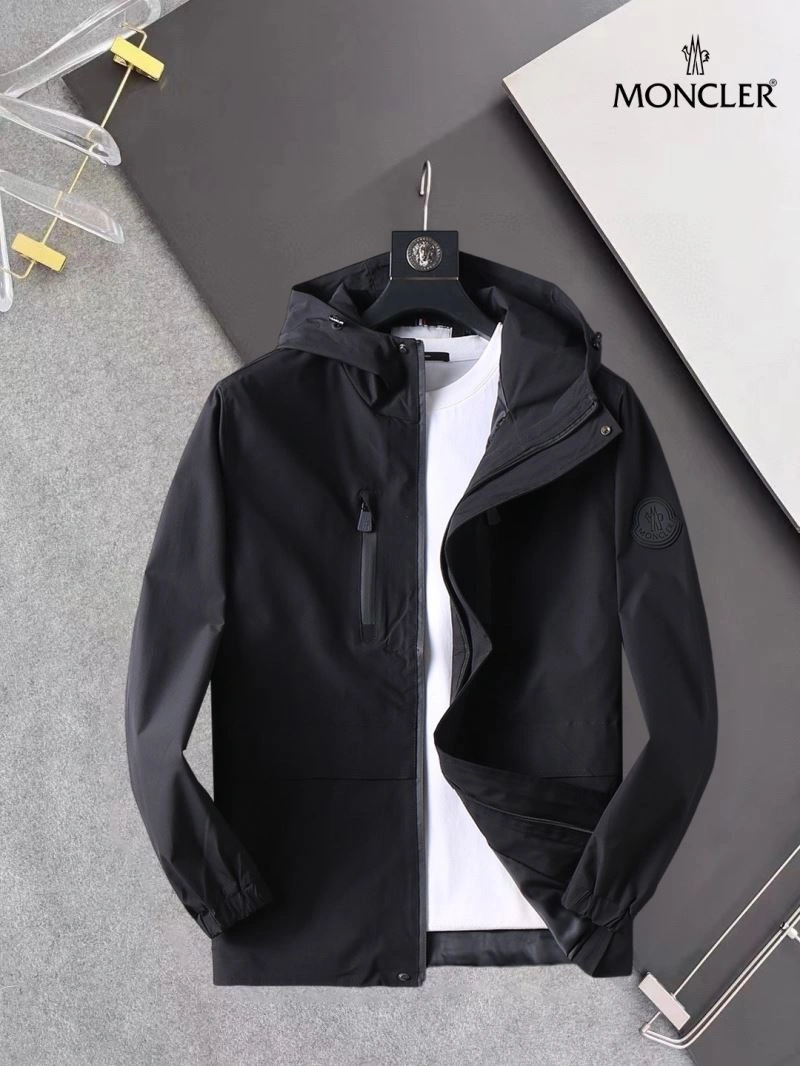 WaterResistant Moncler Outwear 141918