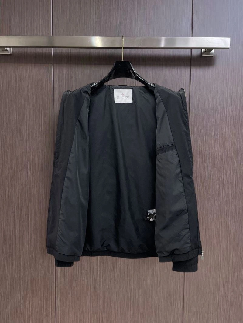 Compact Moncler Outwear 141925