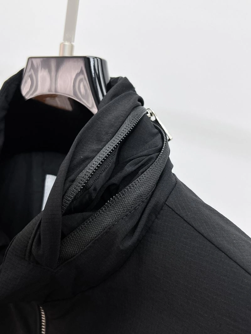 Compact Moncler Outwear 141925