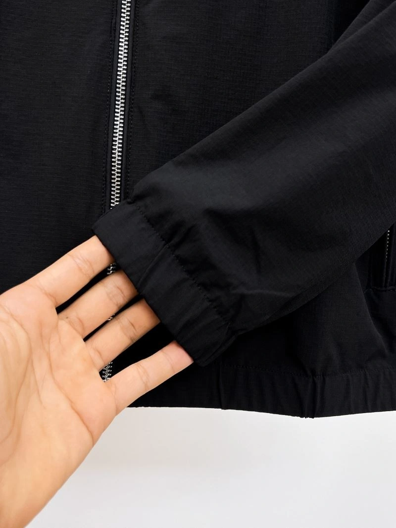 Compact Moncler Outwear 141925