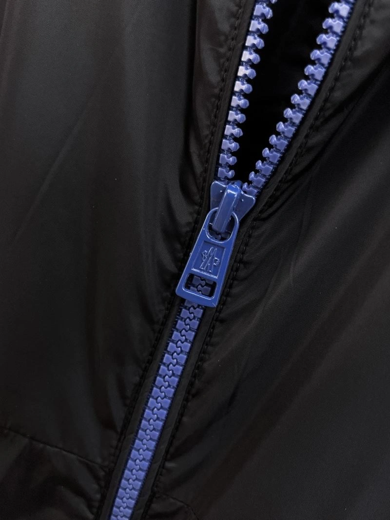 Moncler Outwear WeatherProof 141898