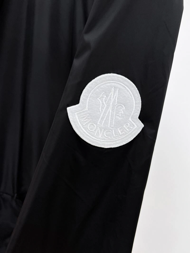 Moncler Outwear WeatherProof 141898