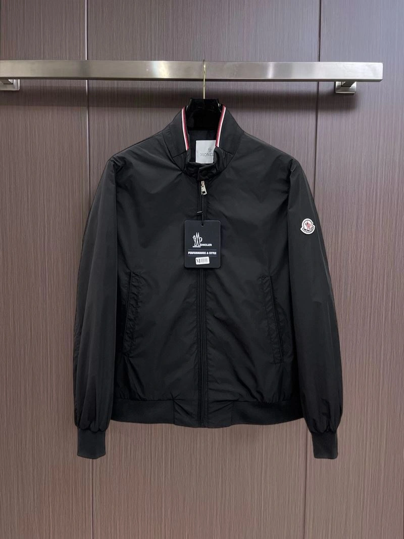 Comfortable Moncler Outwear 141906
