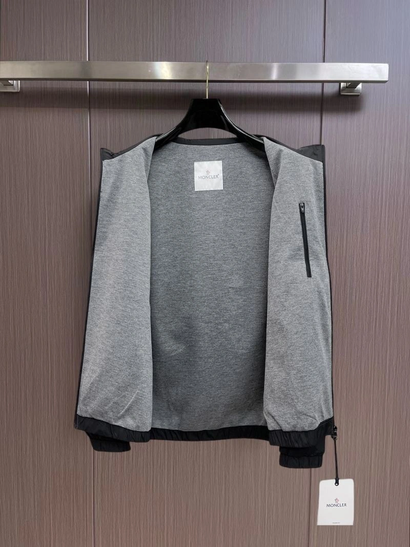 Moncler Outwear FlexibleFit 141908