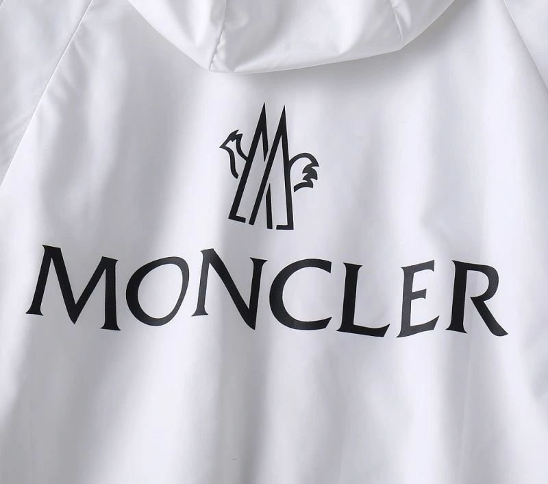 Moncler Outwear ComfortFit 141905