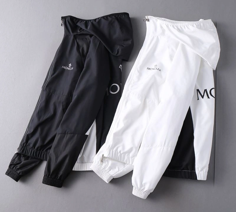 Moncler Outwear ComfortFit 141905
