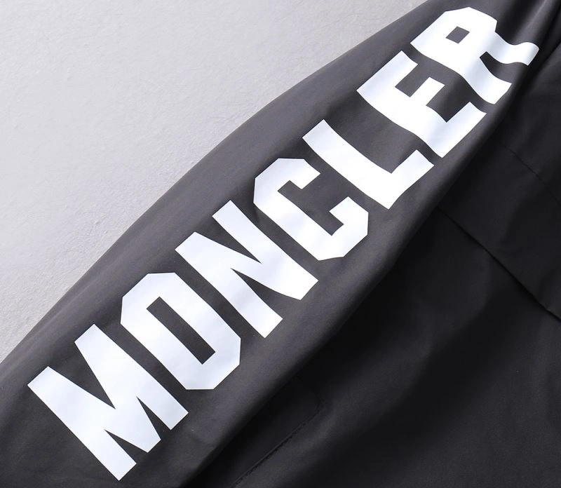 Modern Moncler Outwear 141901