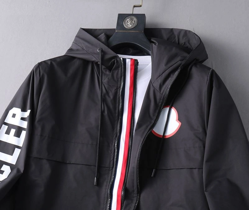 Modern Moncler Outwear 141901