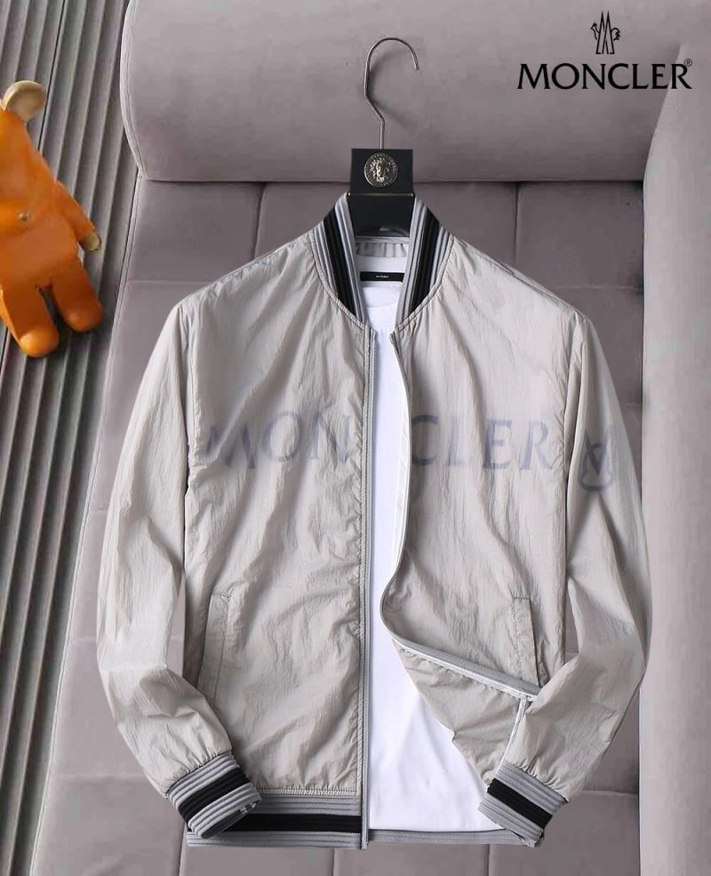Lightweight Moncler Outwear 141900