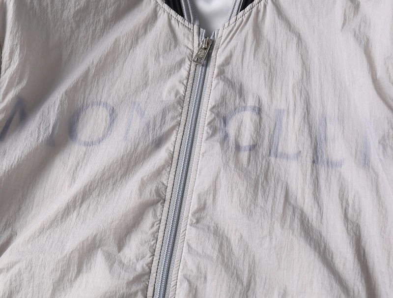 Lightweight Moncler Outwear 141900
