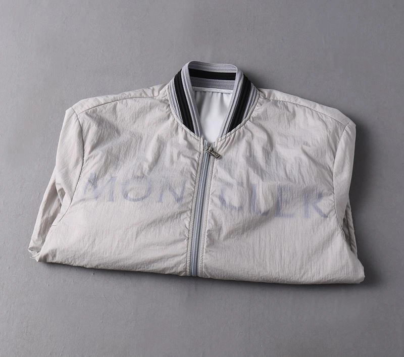 Lightweight Moncler Outwear 141900