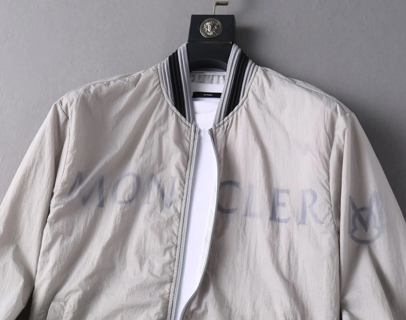 Lightweight Moncler Outwear 141900