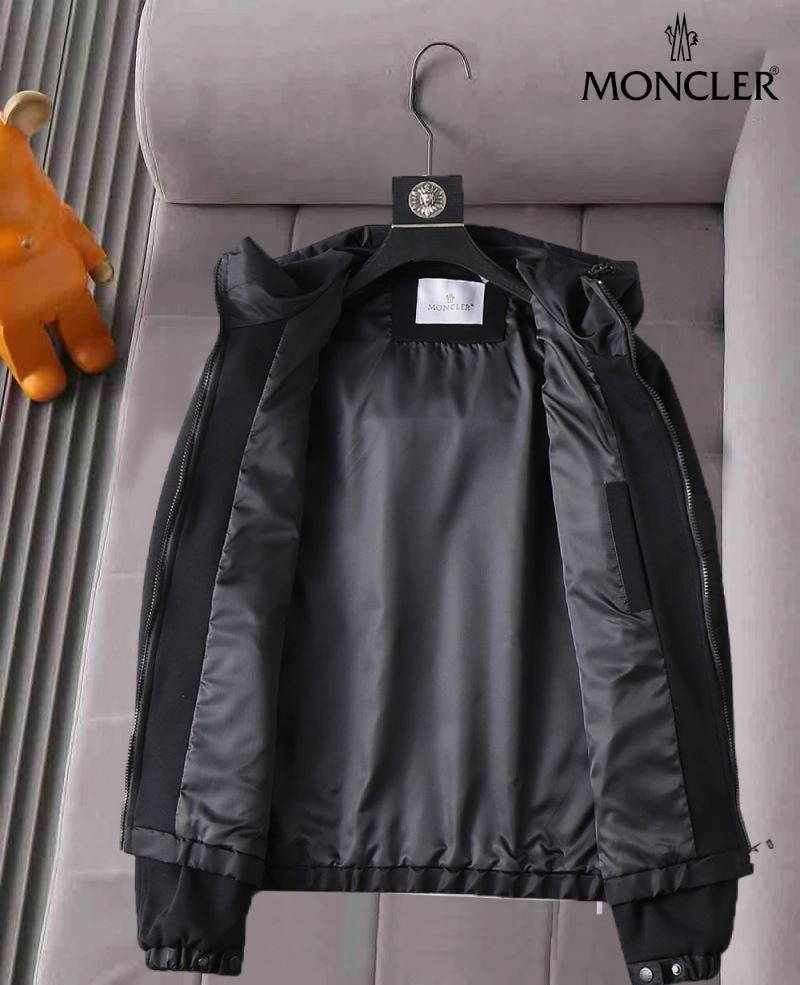 Moncler Outwear Bold 141897