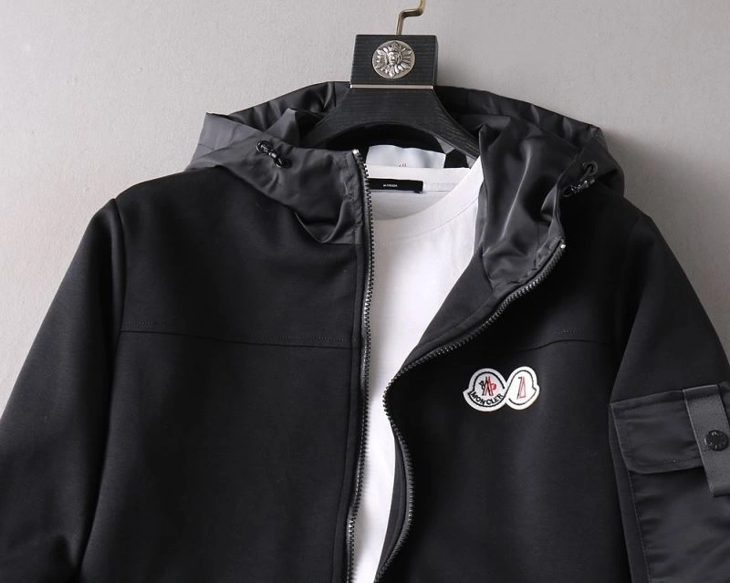 Moncler Outwear Bold 141897