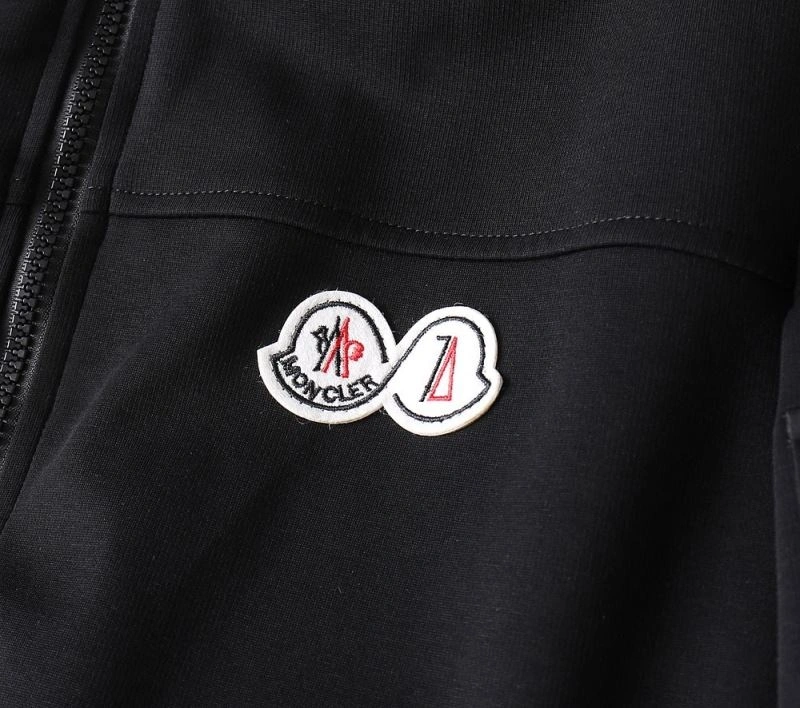 Moncler Outwear Bold 141897