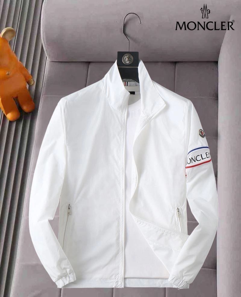 Lightweight Moncler Outwear 141932