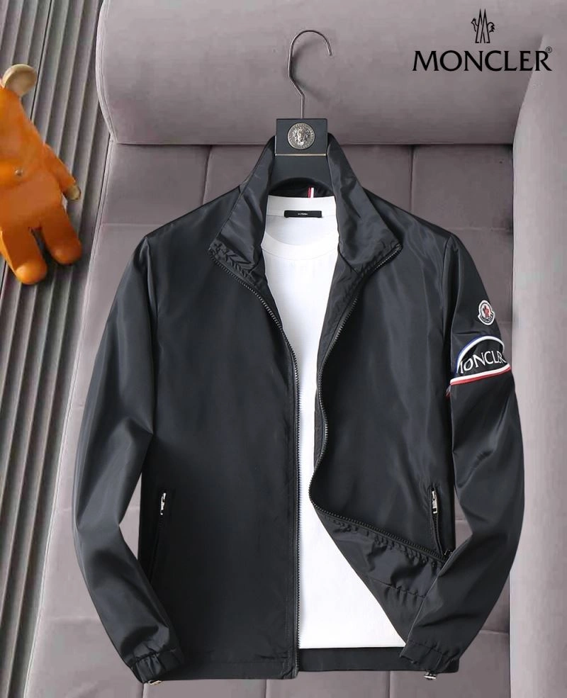 Lightweight Moncler Outwear 141932