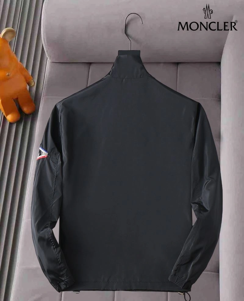 Lightweight Moncler Outwear 141932