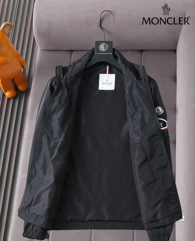 Lightweight Moncler Outwear 141932