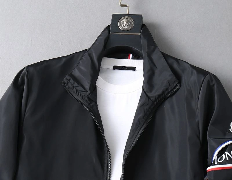 Lightweight Moncler Outwear 141932