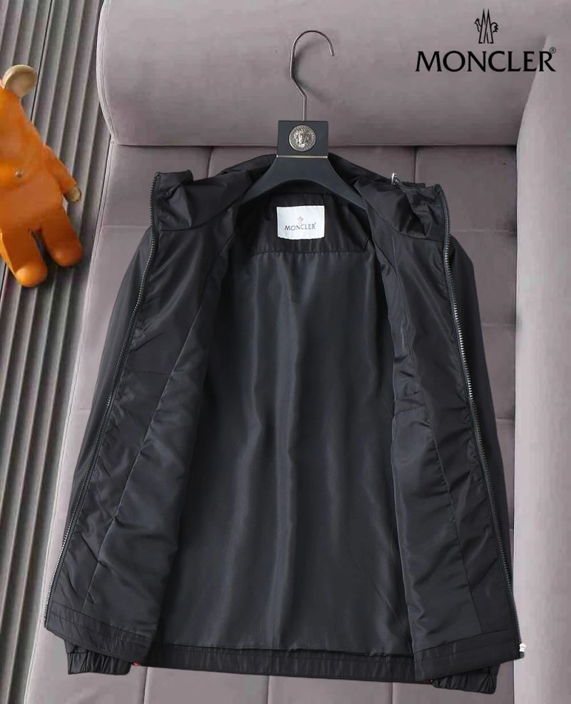Moncler Outwear Bright 141894