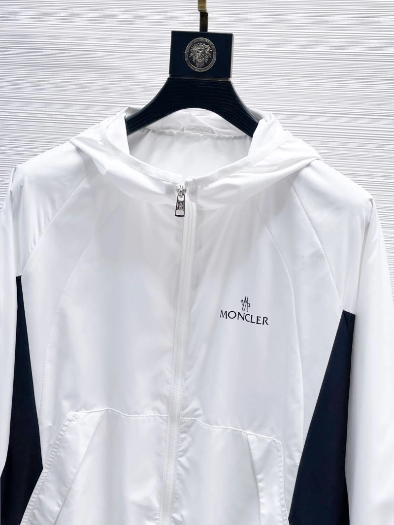 Moncler Outwear Durable 141880
