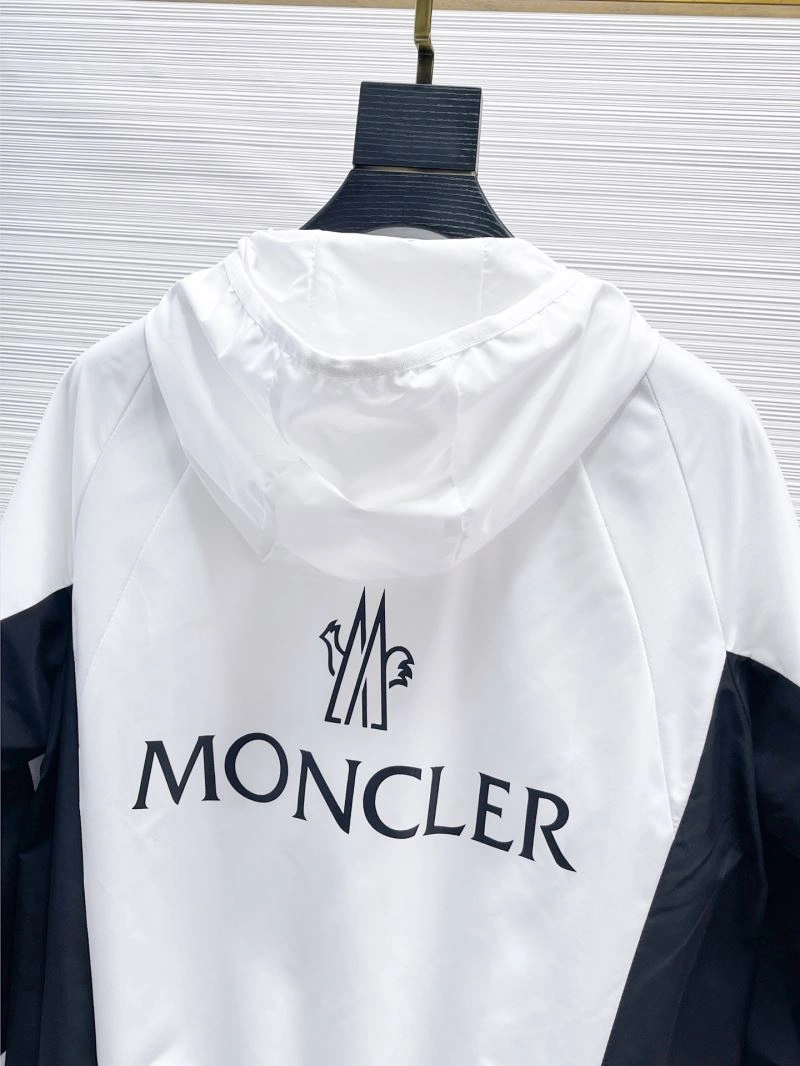 Moncler Outwear Durable 141880