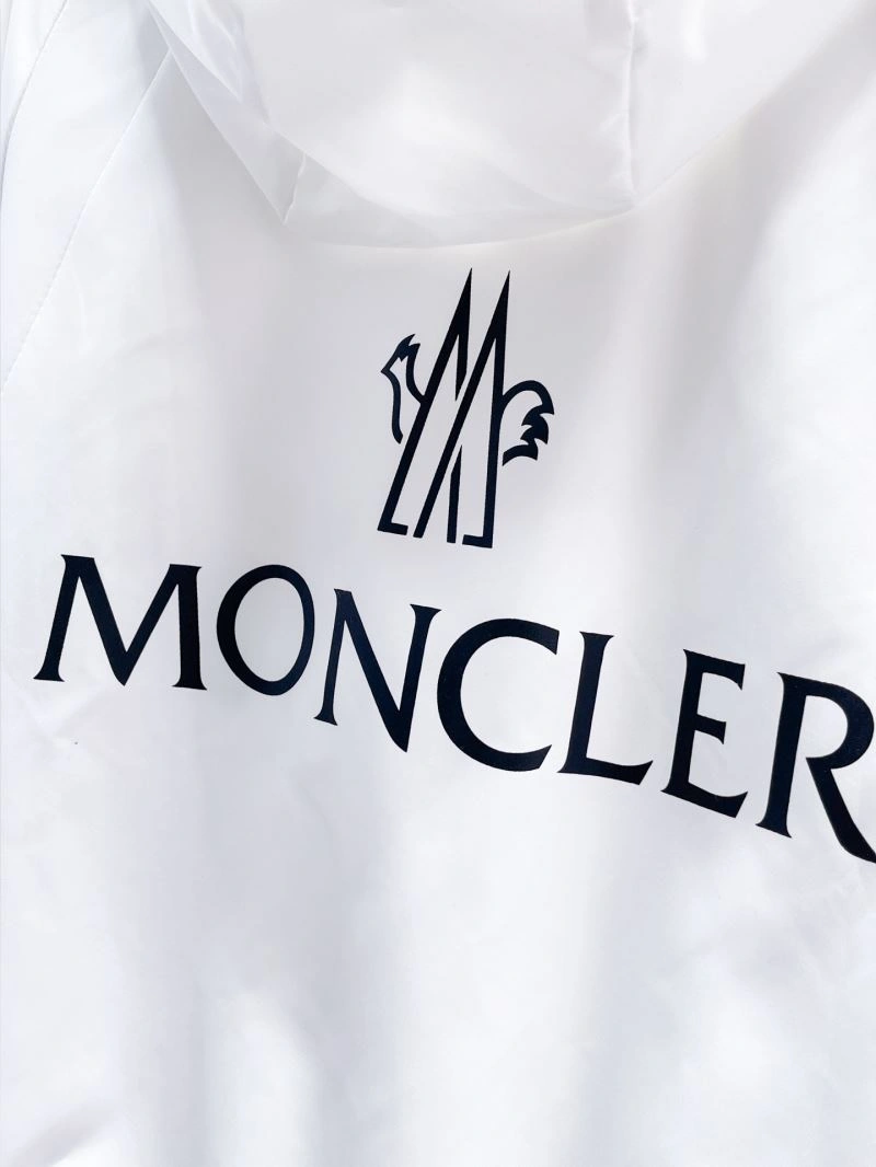 Moncler Outwear Durable 141880