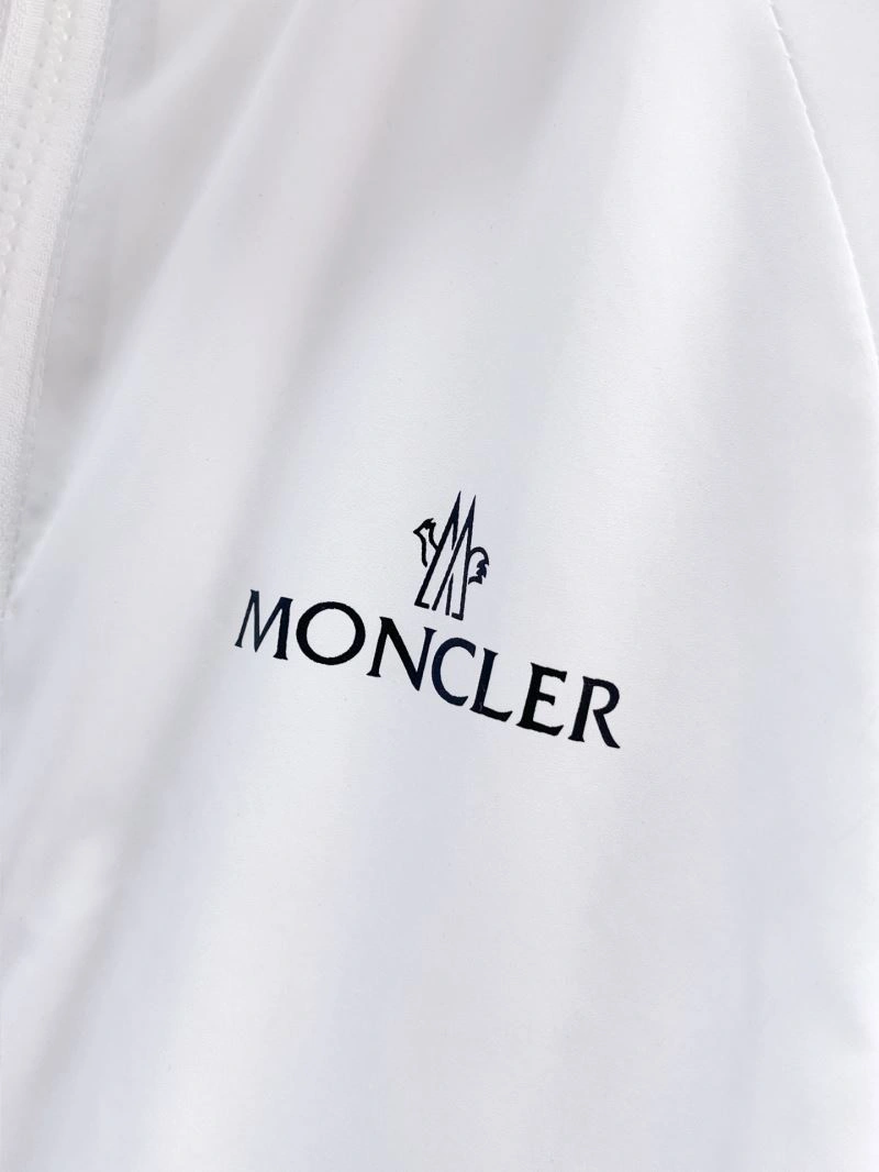 Moncler Outwear Durable 141880