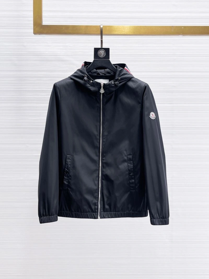 Moncler Outwear Resilient 141881