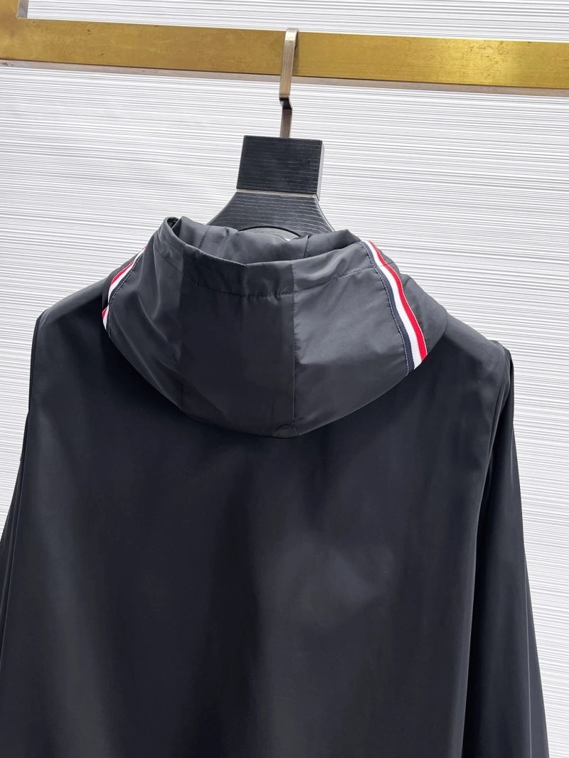 Moncler Outwear Resilient 141881