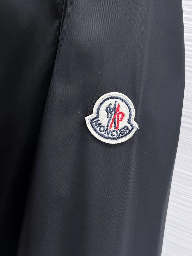 Moncler Outwear Resilient 141881