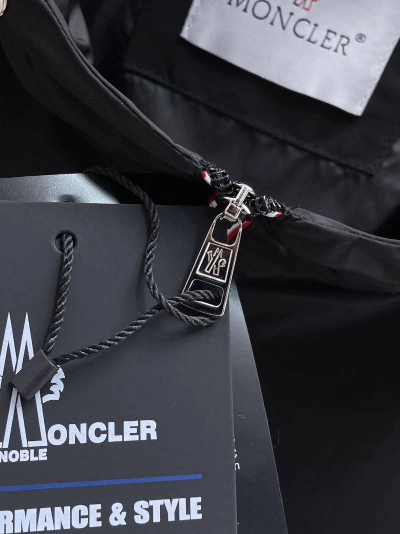 Durable Moncler Outwear 141874