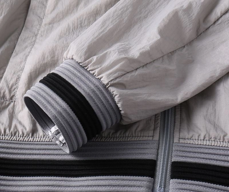 Moncler Outwear StreetReady 141879