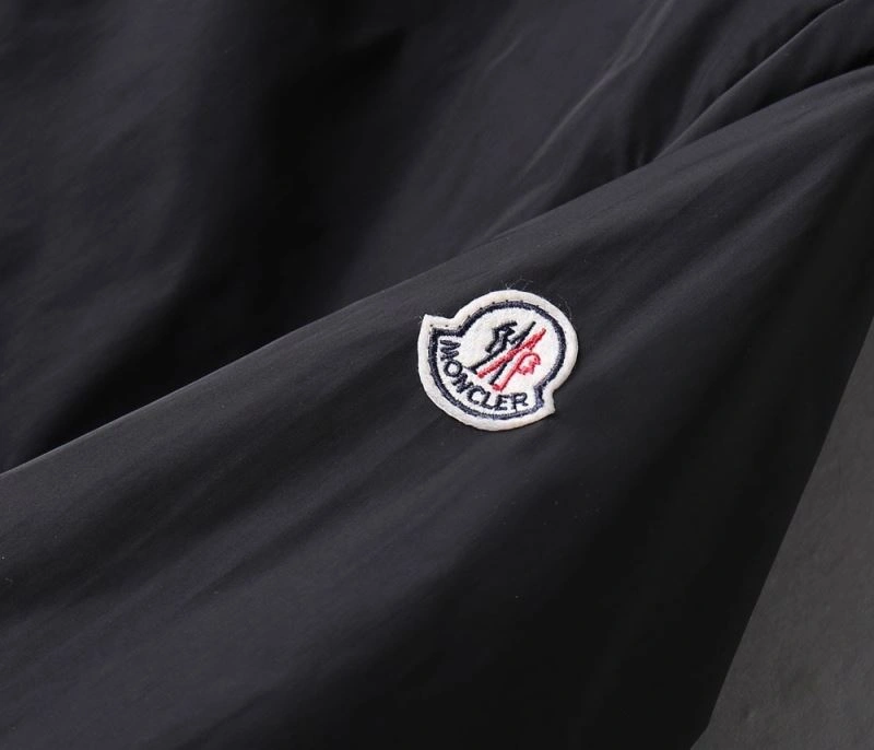 Trendy Moncler Outwear 141866