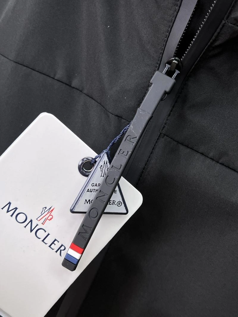 Moncler Outwear Packable 141893