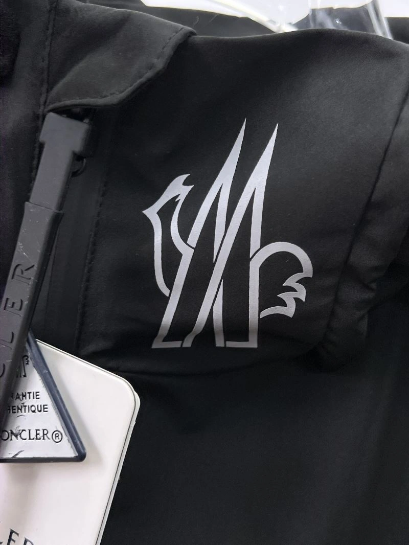 Moncler Outwear Packable 141893