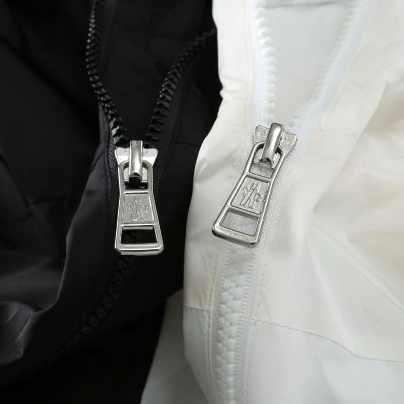 Resilient Moncler Outwear 141871