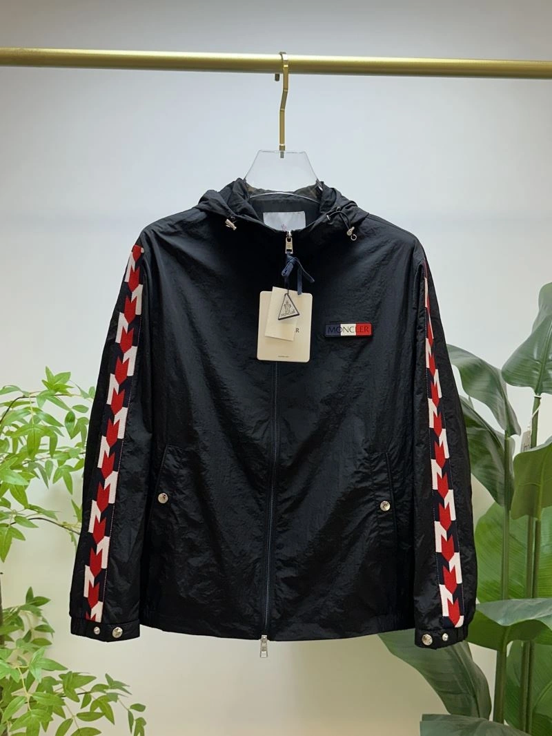 Durable Moncler Outwear 141870
