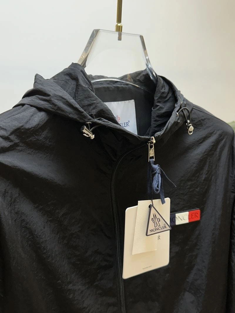 Durable Moncler Outwear 141870