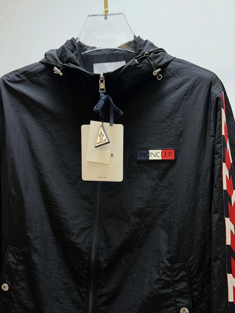 Durable Moncler Outwear 141870