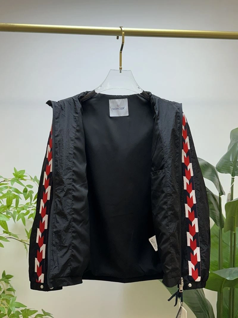 Durable Moncler Outwear 141870