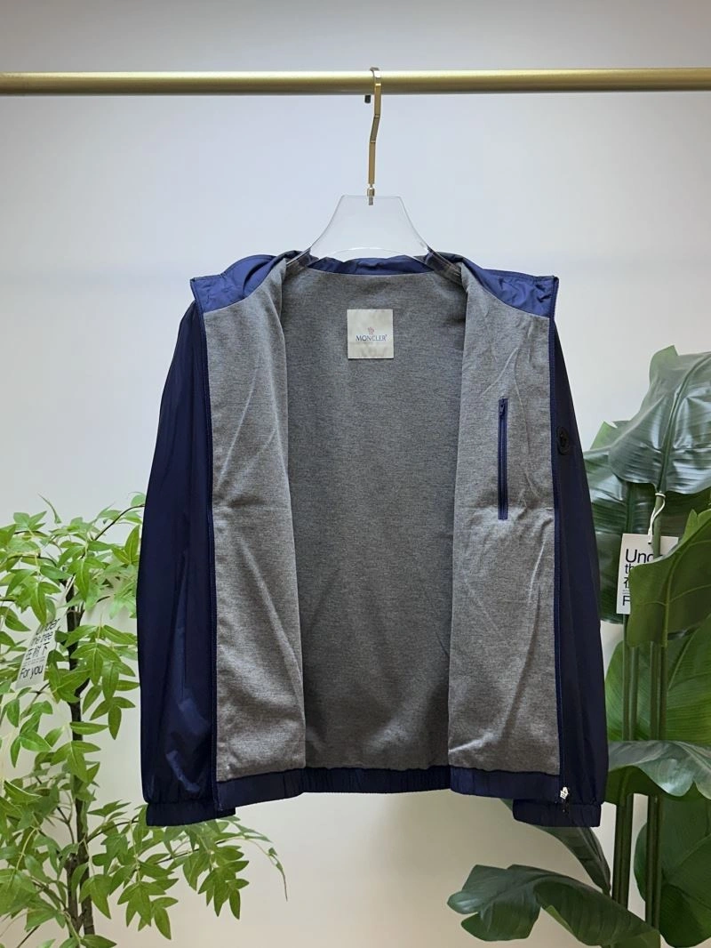 Moncler Outwear SportInspired 141891