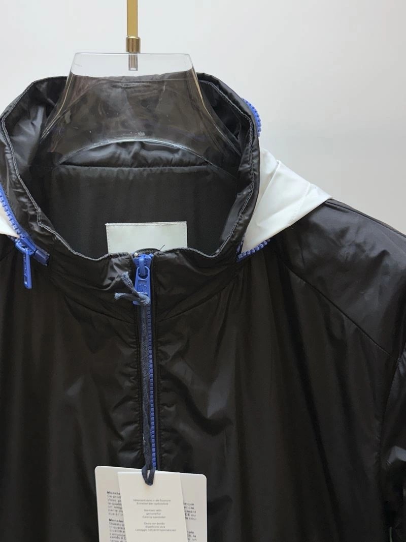 Moncler Outwear Stylish 141890