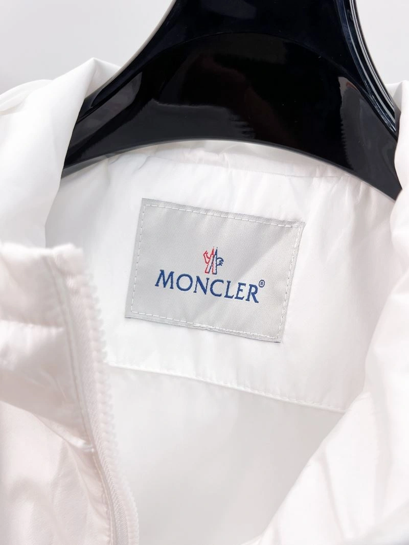 GoodFit Moncler Outwear 141864