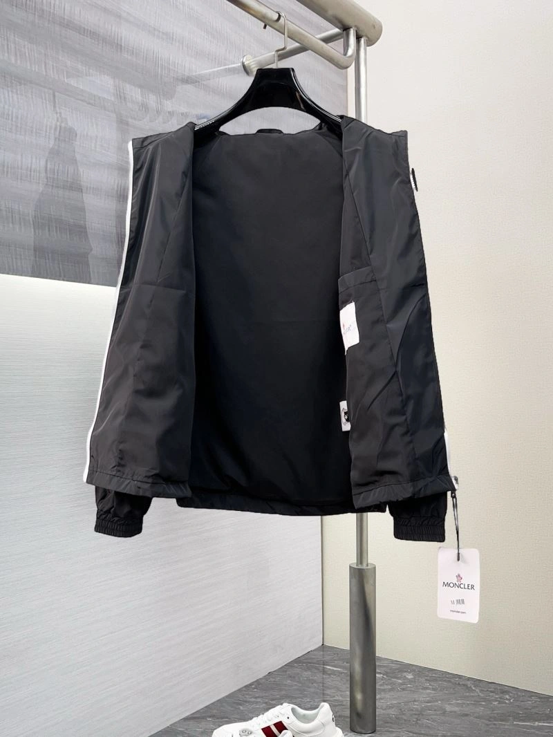 Moncler Outwear TimelessDesign 141863