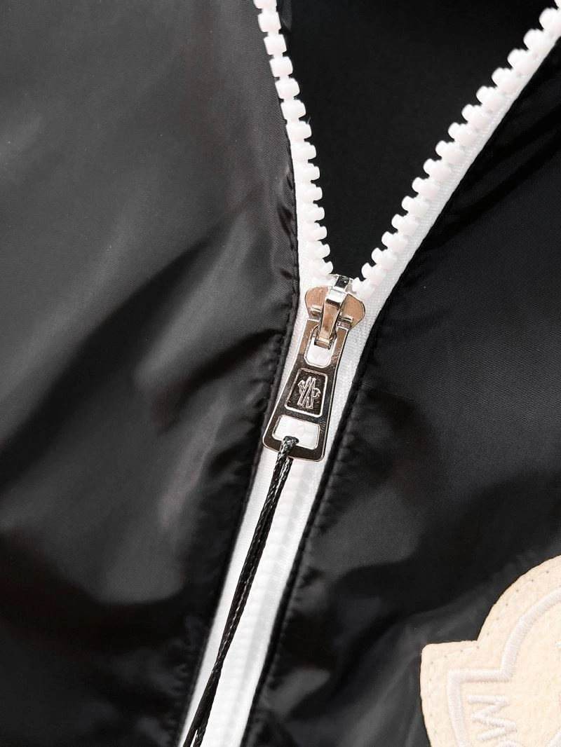 Moncler Outwear TimelessDesign 141863